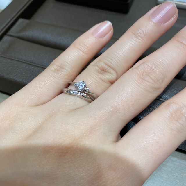 【アイプリモ(I-PRIMO)の口コミ】 指輪のデザインからダイヤモンドまで、種類がたくさんありました。何も知…