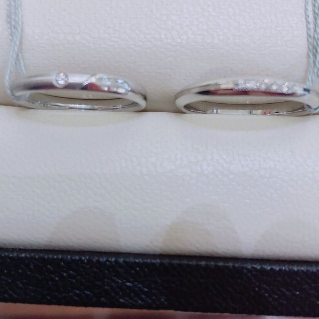 【CHARMY(チャーミー)の口コミ】 今回見せていただいた指輪のデザインでは、つや消しが加工されている部分…