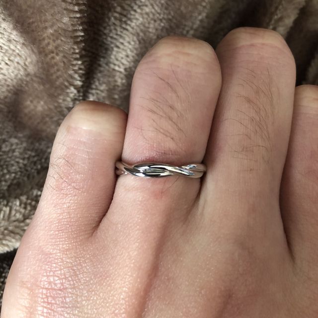 【ラザール ダイヤモンド(LAZARE DIAMOND)の口コミ】 私たちが選んだスイートアイヴィは他には無いデザインで品があり、他と比…