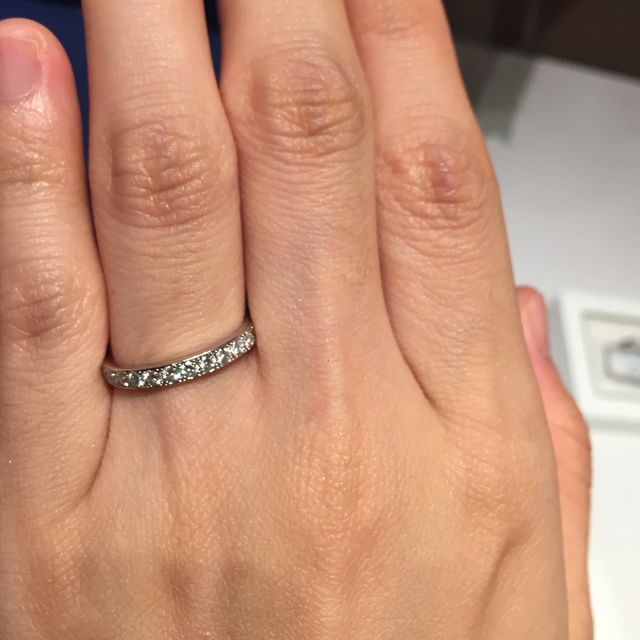 【銀座ダイヤモンドシライシの口コミ】 今流行りのハーフエタニティというデザインを購入したくて試着に行きまし…