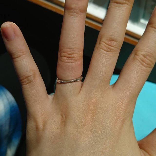 【銀座ダイヤモンドシライシの口コミ】 会社でもつけられるデザインがよかったこと、今後ずっと長く身につけるも…