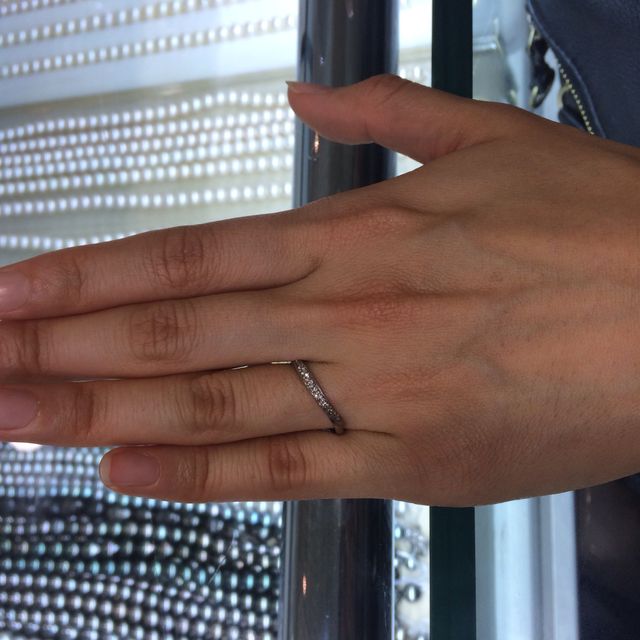 【宝寿堂(ほうじゅどう)の口コミ】 結婚指輪はハーフエタニティがいいともともと決めていました。指に沿うよ…