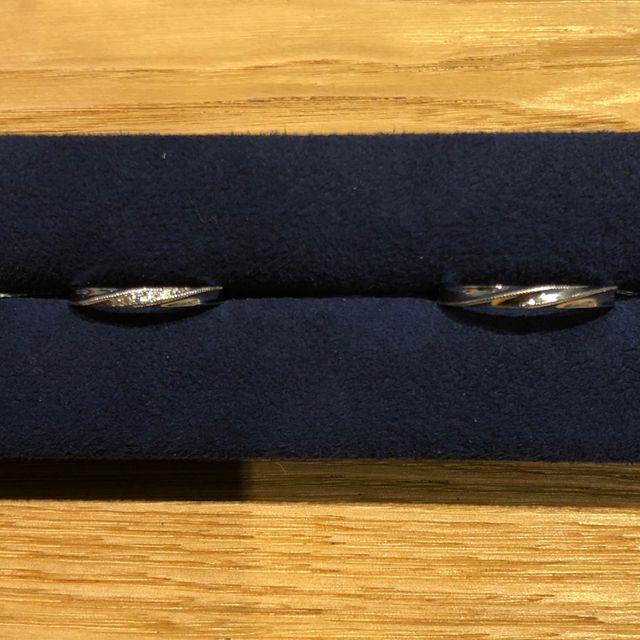 【LOVE NOTESの口コミ】 女性はキラキラしたもの
男性はデザイン性がありすぎず、なさすぎず、
太…