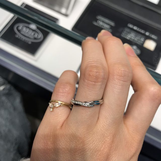 【エクセルコダイヤモンド(EXELCO DIAMOND)の口コミ】 デザインがとても可愛く、ダイヤの輝きもさすがな物でした。元はミル打ち…