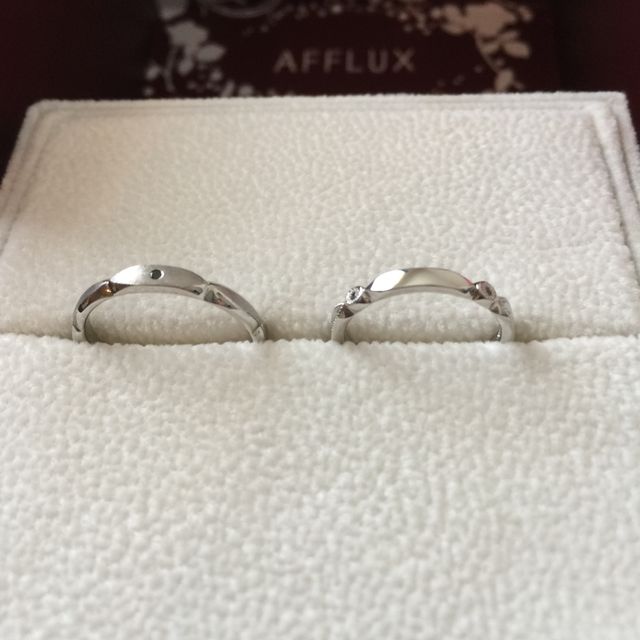 【AFFLUX(アフラックス)の口コミ】 デザインに迷っていた時に、店員さんが２つのデザインが楽しめると出して…