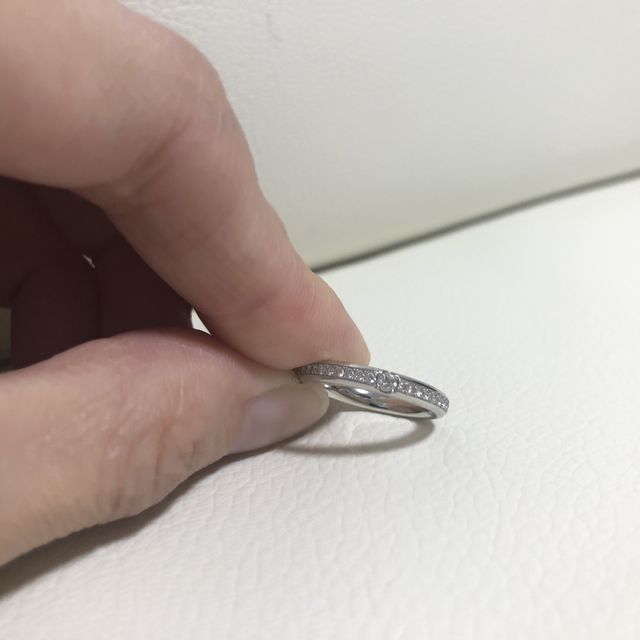 【ラザール ダイヤモンド(LAZARE DIAMOND)の口コミ】 購入当時、着ける頻度が少ない婚約指輪は買わない予定でした。その為、結…
