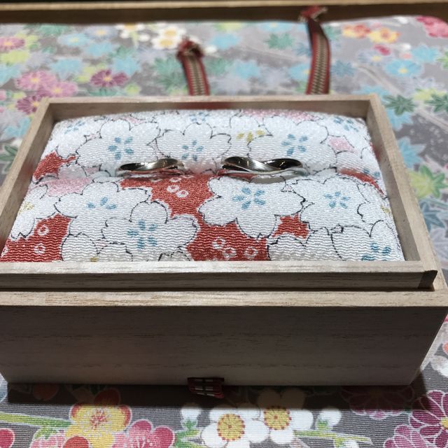 【杢目金屋(もくめがねや)の口コミ】 和風のものが大好きで、挙式も神社で予定していたため和デザインのリング…