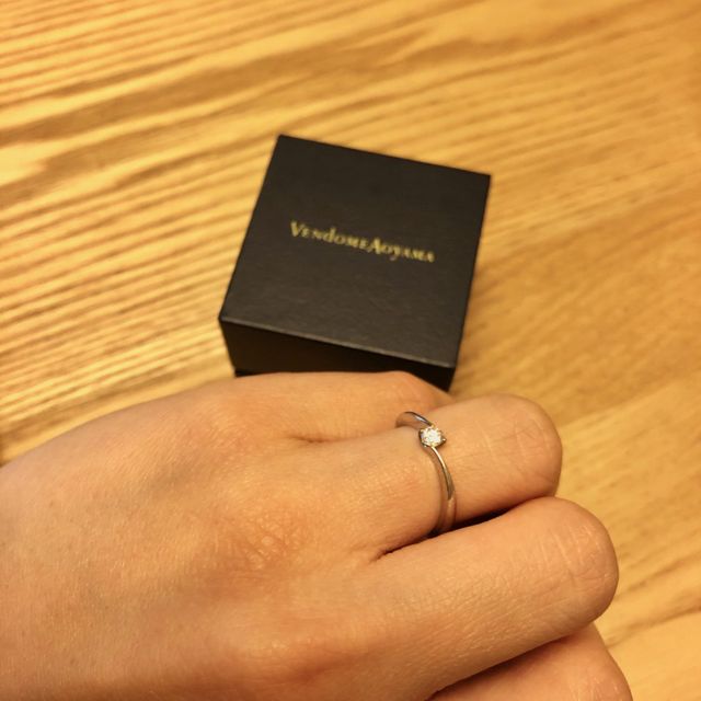 【ヴァンドーム青山(VENDOME AOYAMA)の口コミ】 この指輪を選んだ一番の決め手はデザインです。私は指の関節が太めで手が…