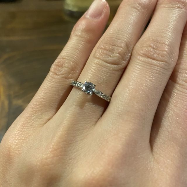 【銀座ダイヤモンドシライシの口コミ】 デザインももちろんそうですが、接客してくださった方の対応がとてもよか…