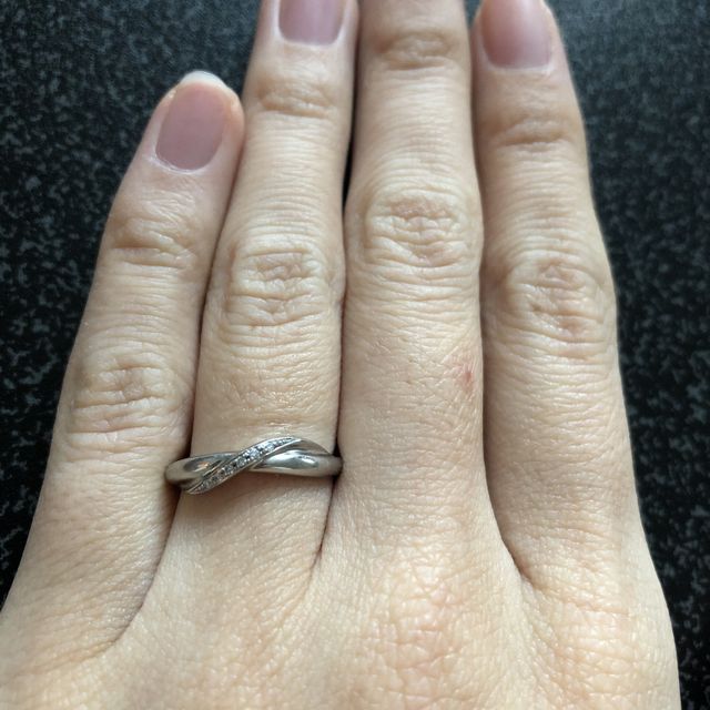 【アンジェリックフォセッテ(Angelique Fossette)の口コミ】 元々カーブのあるデザインが好みでした。しかし、１つのカーブがあるデザ…