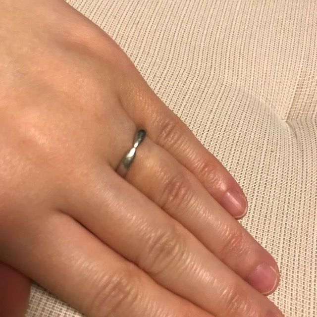 【ティファニー(Tiffany & Co.)の口コミ】 私の希望は夫婦同じデザインだったのですが、旦那さんは指輪などの装飾品…