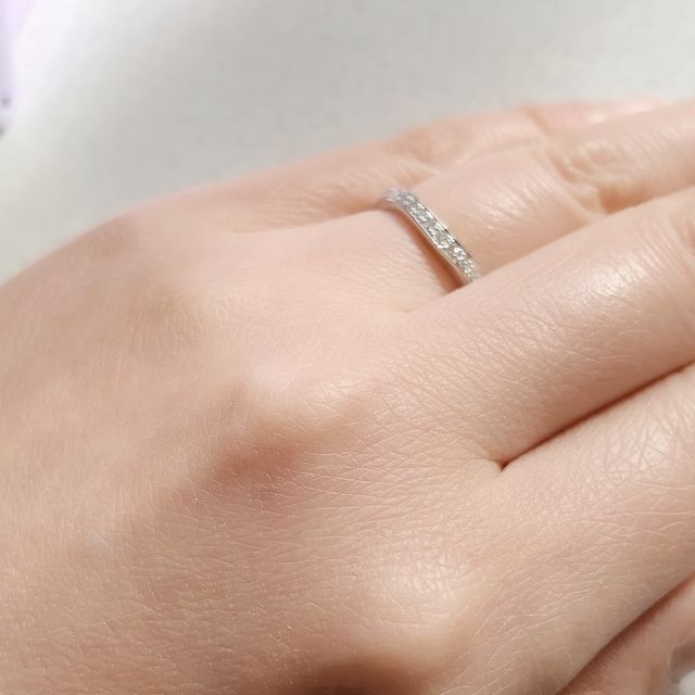 【ラザール ダイヤモンド(LAZARE DIAMOND)の口コミ】 ダイヤモンドが魅力的なので、できればたくさんダイヤがついた結婚指輪が…