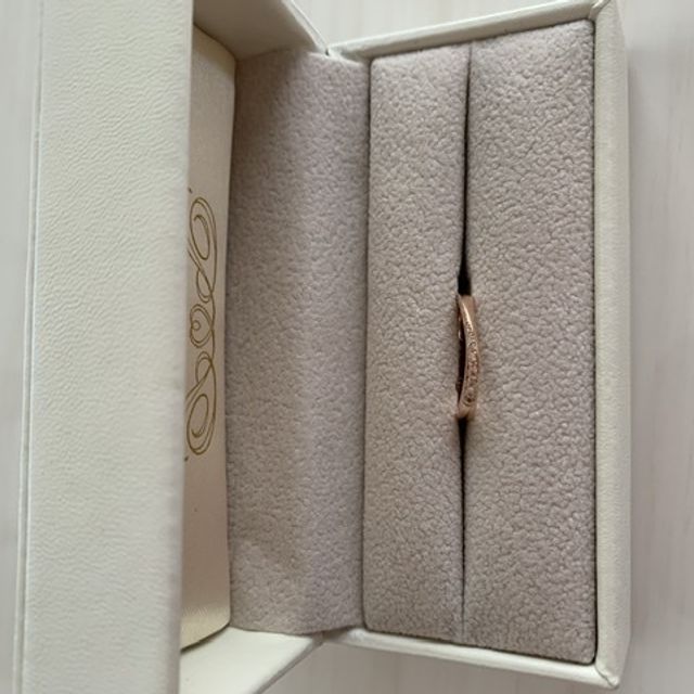 【Preuve(プルーヴ)の口コミ】 デザインが可愛く気に入ったことと、結婚指輪に合わせて着ける指輪が欲し…