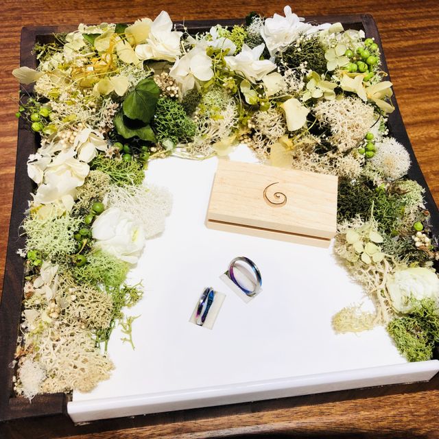 【SORA(ソラ)の口コミ】 色が入っている指輪を見た事がなかったので初めて見たとき、その美しさに…