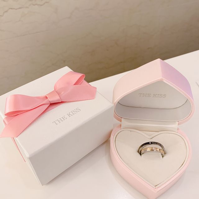 【THE KISS(ザ・キッス)の口コミ】 元々、シンプルで普段付けやすいものという事で探していたので薄いゴール…