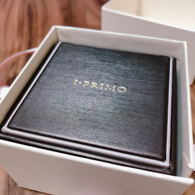 【アイプリモ(I-PRIMO)の口コミ】 アルチェステ
お互いの指輪の形が鏡合わせになったデザイン
旦那さんと満…