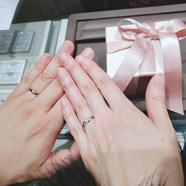 【アイプリモ(I-PRIMO)の口コミ】 派手すぎず、地味過ぎず、太すぎず、細すぎず、自分と奥さんに合った指輪…