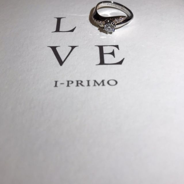 【アイプリモ(I-PRIMO)の口コミ】 指にハマると小指に流れるようなデザインになっていて、普段使いもできそ…