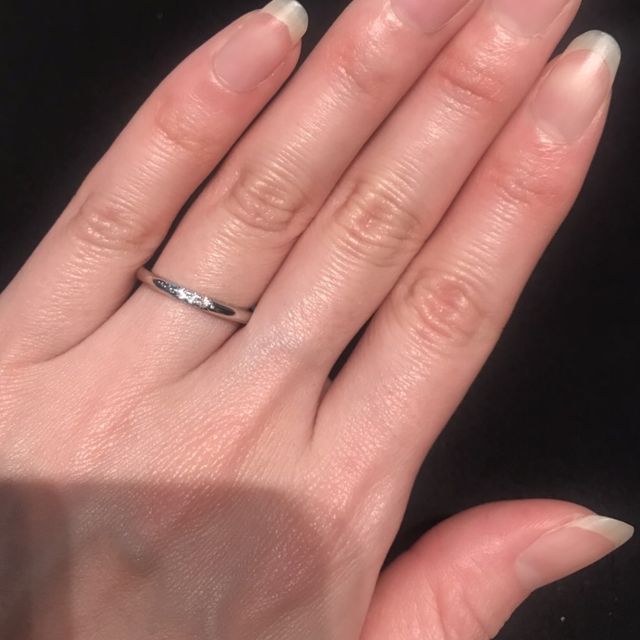 【銀座ダイヤモンドシライシの口コミ】 もともとシンプルなデザインのものを希望してました。シンプルだけども可…