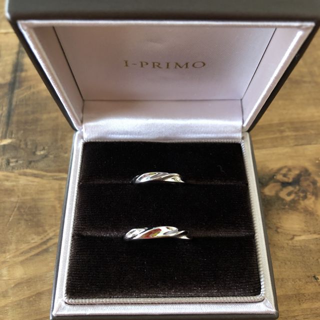 【アイプリモ(I-PRIMO)の口コミ】 色々な指輪を試着してもどれも代わり映えもなく決め切れないでいました。
…