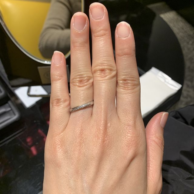【エクセルコダイヤモンド(EXELCO DIAMOND)の口コミ】 ダイヤモンドがすごくキラキラしていて、手も綺麗に見えるデザインで気に…
