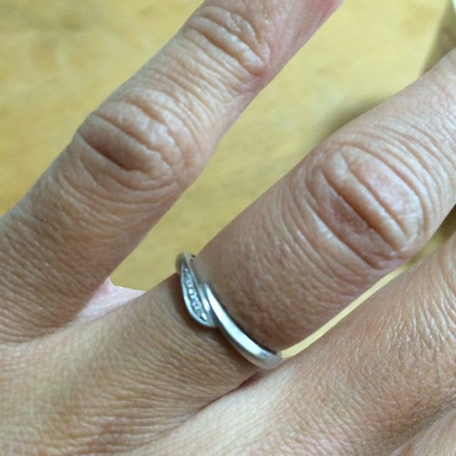 【4℃ BRIDAL(ヨンドシーブライダル)の口コミ】 指輪購入の決め手は、好きなデザインのものが見つかったことです。またサ…