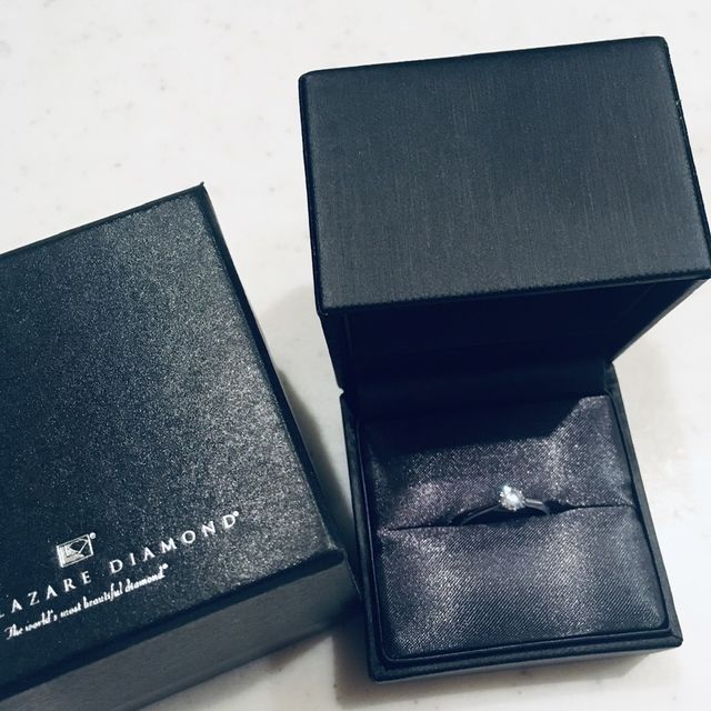 【ラザール ダイヤモンド(LAZARE DIAMOND)の口コミ】 結婚指輪は少し他で見ないタイプのデザインにした感じがあったので、婚約…