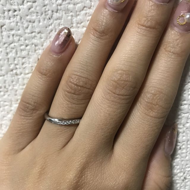 【銀座ダイヤモンドシライシの口コミ】 婚約指輪を買う予定がなかったため、ダイアが入っているデザインを探して…