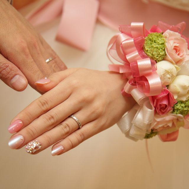 【エクセルコダイヤモンド(EXELCO DIAMOND)の口コミ】 繊細なミル打ちが美しく、シンプルながら華やかで一目で気に入りました。…