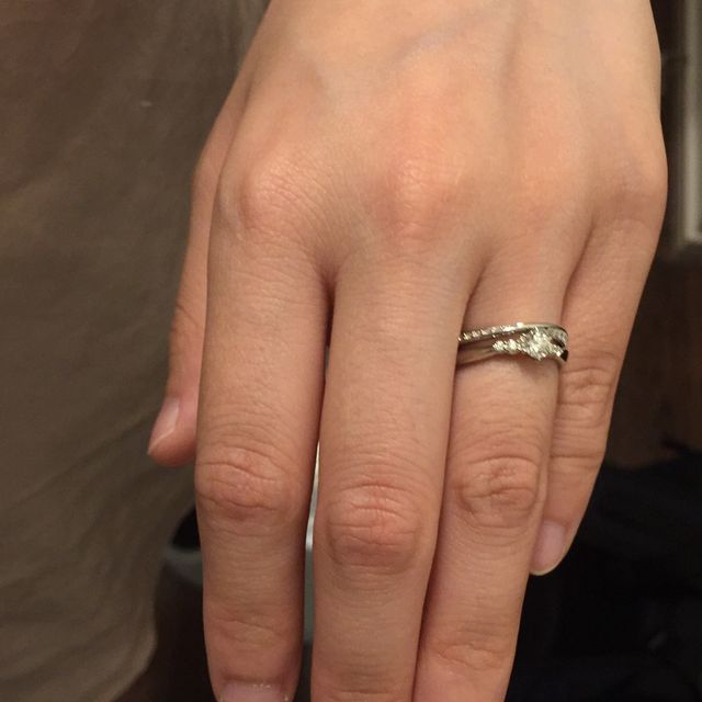 【4℃ BRIDAL(ヨンドシーブライダル)の口コミ】 １粒のものを探していましたが、婚約指輪らしいものほどダイヤモンドので…