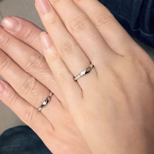 【俄(にわか)の口コミ】 平安時代の十二単の襟もとを見立て、ふたりの想いを重ねていく様をデザイ…