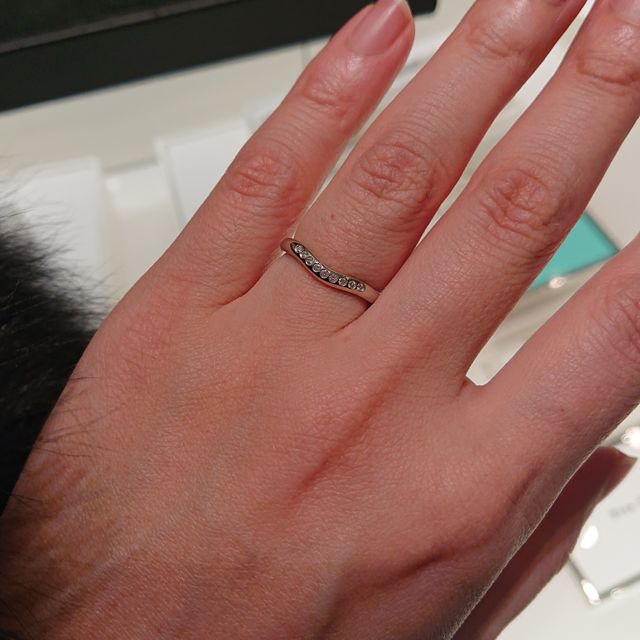 【ティファニー(Tiffany & Co.)の口コミ】 どちらのデザインも、ダイアモンドの輝きがとても綺麗だった。また、どち…