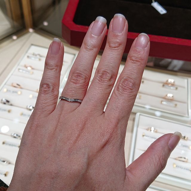 【カルティエ(Cartier)の口コミ】 指にとてもなじむデザインで、付け心地がよく、仕事上着脱が必要だが、着…