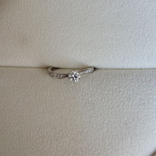 【ヴァンドーム青山(VENDOME AOYAMA)の口コミ】 婚約指輪を購入するか迷ったのですが、夫の勧めもありデパートを見て回り…