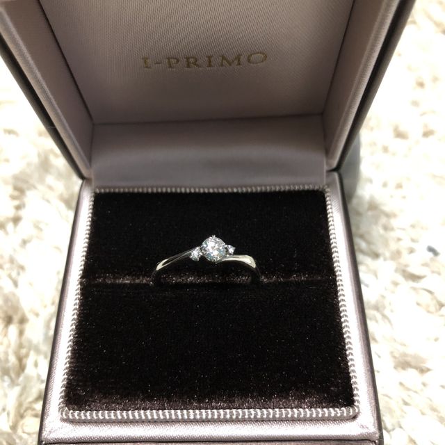 【アイプリモ(I-PRIMO)の口コミ】 指が太くて短めなわたしの手でもきれいに見えました。
シンプルで派手すぎ…