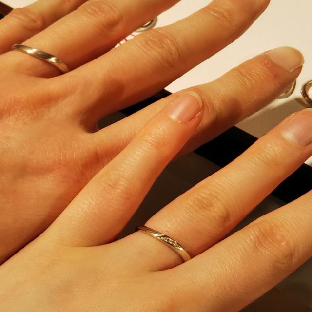 【杢目金屋(もくめがねや)の口コミ】 職人さんの手作りだから唯一無二の木目柄、それを二人で半分に割って指輪…