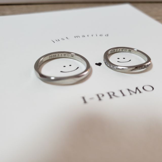 【アイプリモ(I-PRIMO)の口コミ】 デザインがかわいくて、旦那さんの方にはマットな加工をしたりと、オリジ…