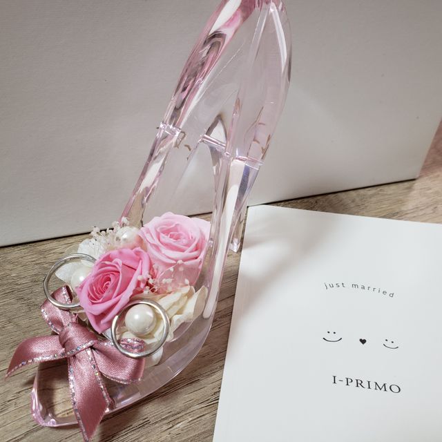 【アイプリモ(I-PRIMO)の口コミ】 デザインがかわいくて、旦那さんの方にはマットな加工をしたりと、オリジ…