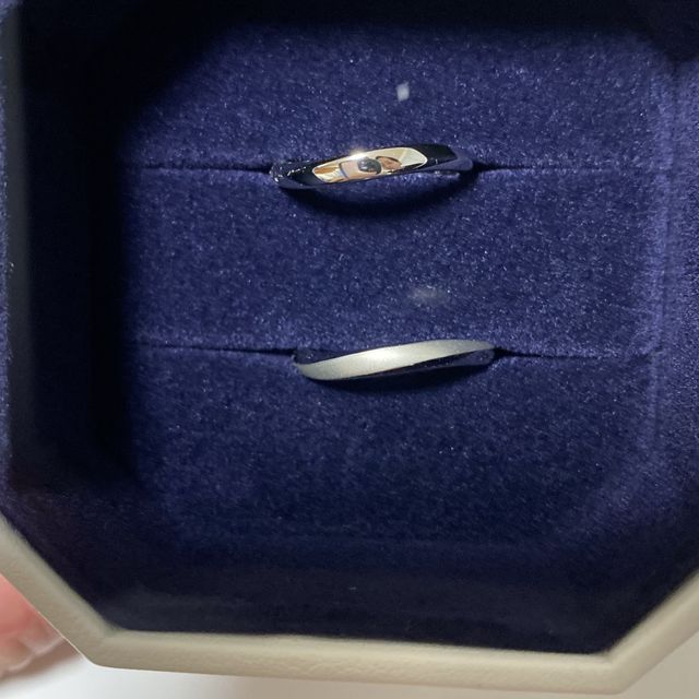 【4℃ BRIDAL(ヨンドシーブライダル)の口コミ】 ダイヤなしのウェーブのリングを探しており、シンプルでありながら全周に…