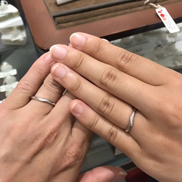 【アイプリモ(I-PRIMO)の口コミ】 ダイヤモンドの留め具が小さく、デザインの邪魔になっていないのが良かっ…