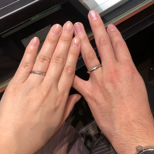 【ラザール ダイヤモンド(LAZARE DIAMOND)の口コミ】 何店舗か回り試着しましたが、こちらが唯一２人とも気に入ったデザインで…