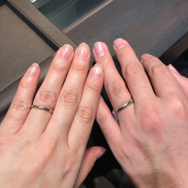 【アイプリモ(I-PRIMO)の口コミ】 ゴールドとプラチナのコンビリングなのでシンプルすぎず、肌の色とも合っ…