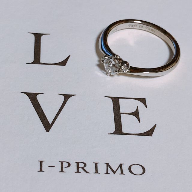 【アイプリモ(I-PRIMO)の口コミ】 ひと目見た時からデザインがとても気に入りました☆
両サイドに小さなダイ…