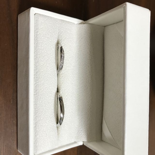 【OCTAVE(オクターヴ)の口コミ】 ウェーブのデザインで華美すぎず、細身のものよりしっかりと装着感がある…