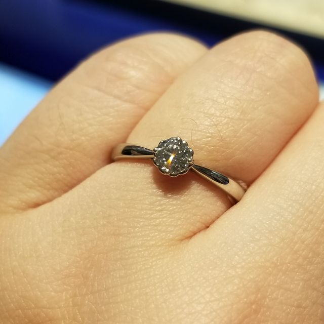 【ヴァンドーム青山(VENDOME AOYAMA)の口コミ】 なん店舗か結婚指輪を見ましたが、お花の形のものは無かったのでとても可…