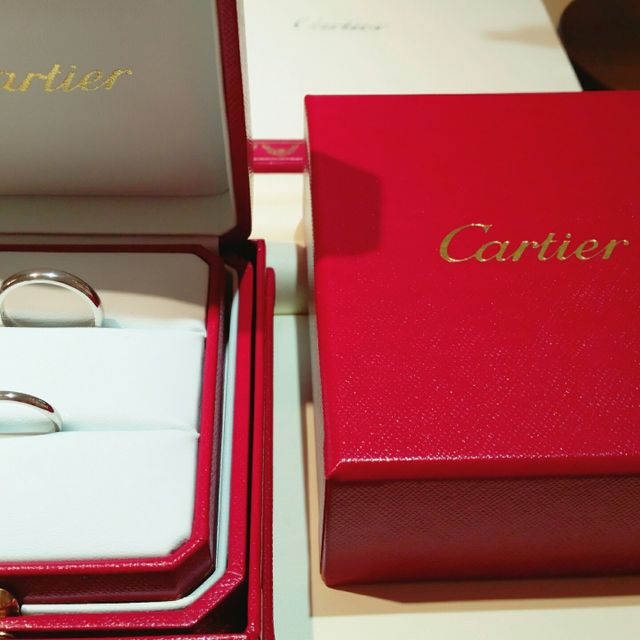 【カルティエ(Cartier)の口コミ】 もともとダイヤモンドがない、プラチナのシンプルなストレートのデザイン…