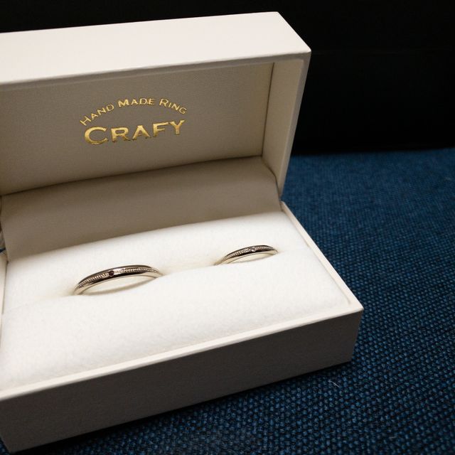 【CRAFY(クラフィ)の口コミ】 指輪のデザインを二人でこういうのだったら付けやすかったりなど相談しな…