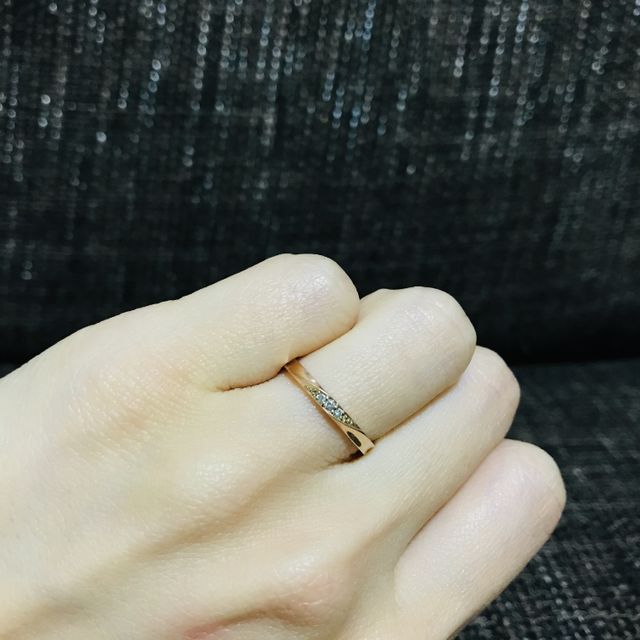 【MISS MONT ROND(ミスモントロンド)の口コミ】 ピンクゴールドのカラーがとても綺麗で、デザインもシンプルなので普段使…