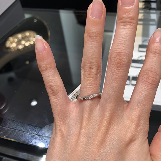 【エクセルコダイヤモンド(EXELCO DIAMOND)の口コミ】 エクセルコダイヤモンドは、とにかくダイヤモンドが綺麗です。シンプルな…