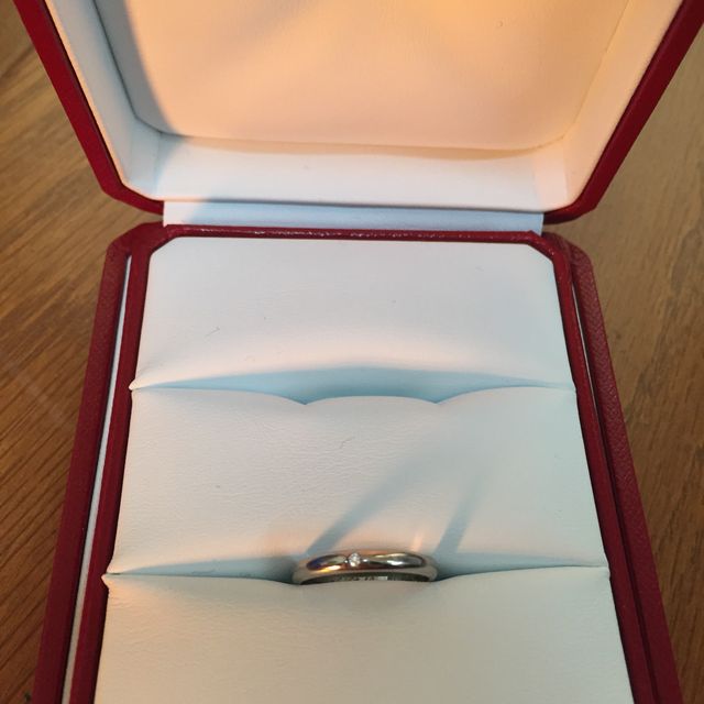 【カルティエ(Cartier)の口コミ】 シンプルでどんな場所にも付けられるデザインの指輪が欲しかったので、一…